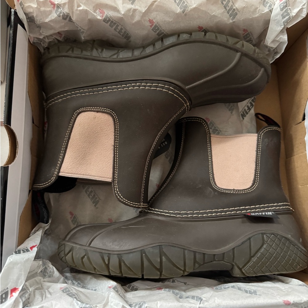 Baffin Women's Huron Boots in Brown and Black